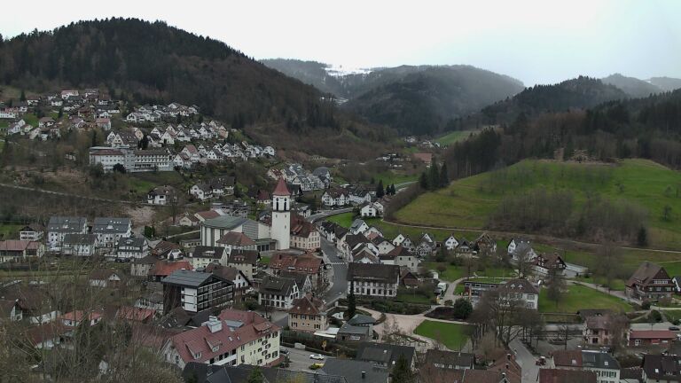 Dieses Bild zeigt eine Webcam-Aufnahme von Ottenhöfen, aufgenommen am Samstag, den 28.03.2026 um 12:50 Uhr