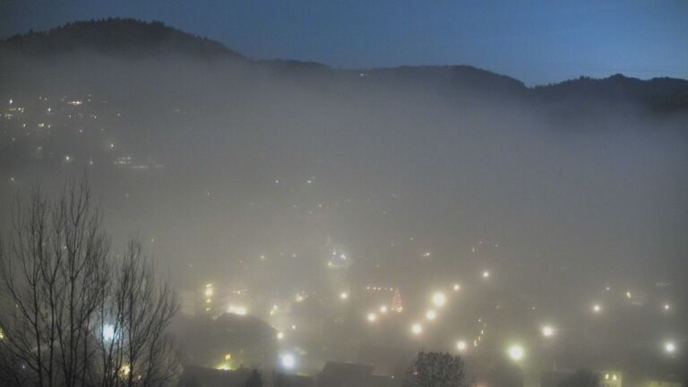 Dieses Bild zeigt eine Webcam-Aufnahme von Ottenhöfen, aufgenommen am Sonntag, den 21.12.2025 um 17:30 Uhr