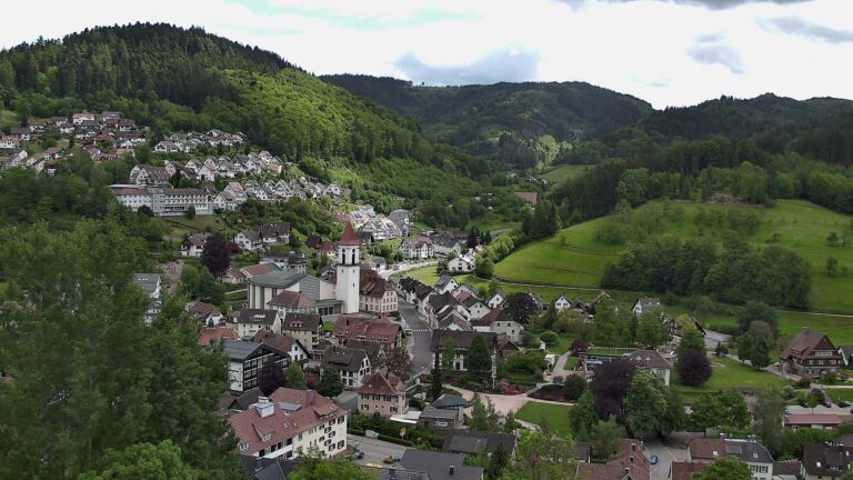 Dieses Bild zeigt eine Webcam-Aufnahme von Ottenhöfen, aufgenommen am Dienstag, den 12.05.2026 um 14:50 Uhr