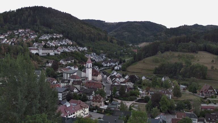 Dieses Bild zeigt eine Webcam-Aufnahme von Ottenhöfen, aufgenommen am Freitag, den 28.08.2026 um 19:50 Uhr