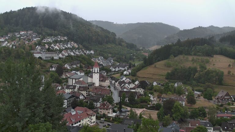 Dieses Bild zeigt eine Webcam-Aufnahme von Ottenhöfen, aufgenommen am Freitag, den 21.08.2026 um 13:40 Uhr