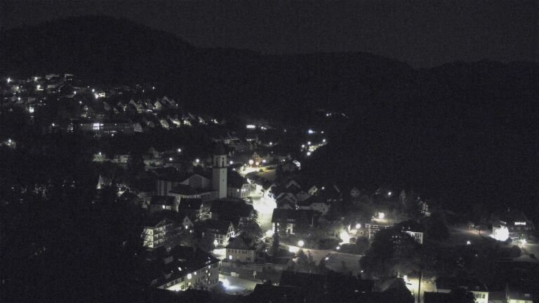 Dieses Bild zeigt eine Webcam-Aufnahme von Ottenhöfen, aufgenommen am Montag, den 03.08.2026 um 23:00 Uhr