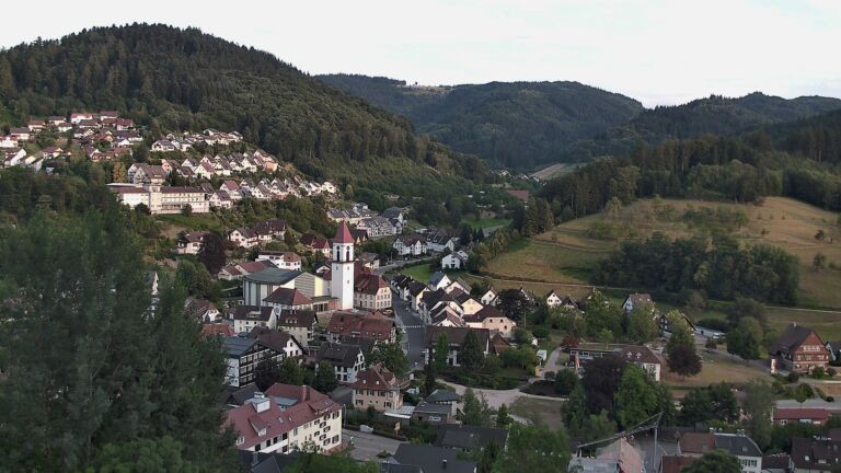 Dieses Bild zeigt eine Webcam-Aufnahme von Ottenhöfen, aufgenommen am Dienstag, den 14.07.2026 um 20:30 Uhr