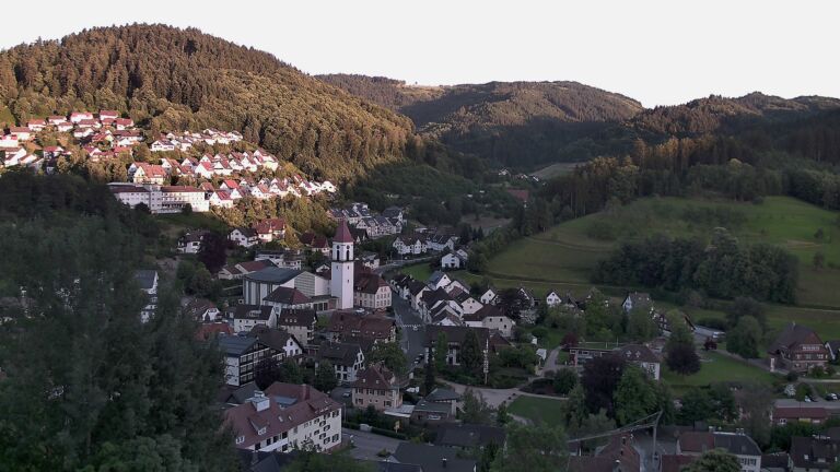 Dieses Bild zeigt eine Webcam-Aufnahme von Ottenhöfen, aufgenommen am Samstag, den 13.06.2026 um 21:00 Uhr