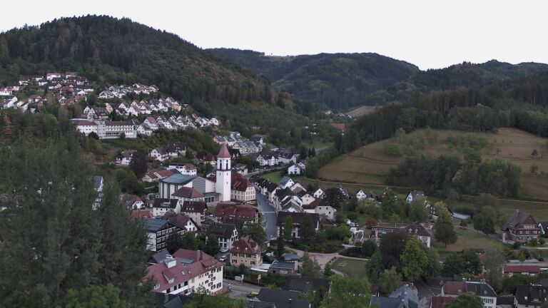 Dieses Bild zeigt eine Webcam-Aufnahme von Ottenhöfen, aufgenommen am Montag, den 31.08.2026 um 20:10 Uhr