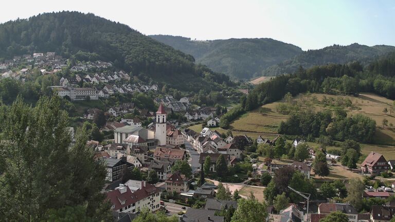 Dieses Bild zeigt eine Webcam-Aufnahme von Ottenhöfen, aufgenommen am Montag, den 03.08.2026 um 10:10 Uhr