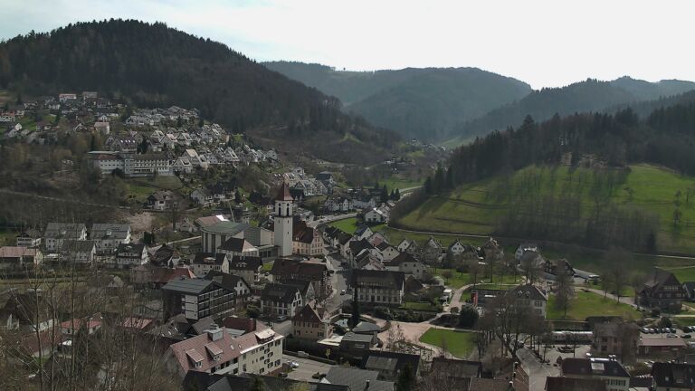 Dieses Bild zeigt eine Webcam-Aufnahme von Ottenhöfen, aufgenommen am Dienstag, den 24.03.2026 um 13:00 Uhr