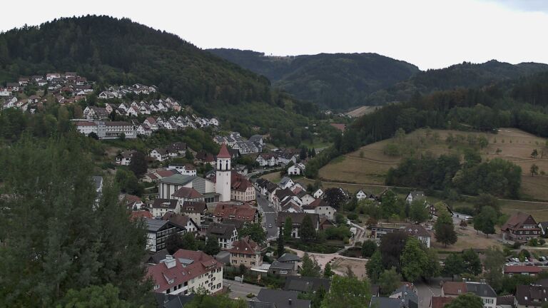 Dieses Bild zeigt eine Webcam-Aufnahme von Ottenhöfen, aufgenommen am Samstag, den 15.08.2026 um 13:20 Uhr