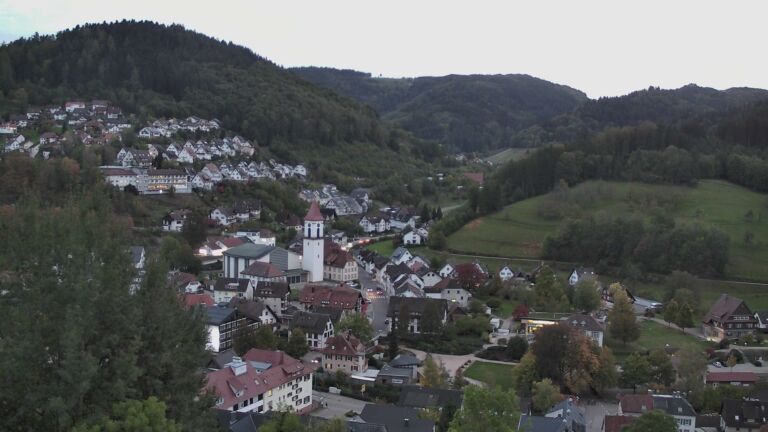 Dieses Bild zeigt eine Webcam-Aufnahme von Ottenhöfen, aufgenommen am Donnerstag, den 22.10.2026 um 18:40 Uhr