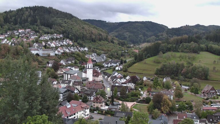 Dieses Bild zeigt eine Webcam-Aufnahme von Ottenhöfen, aufgenommen am Donnerstag, den 08.10.2026 um 07:40 Uhr