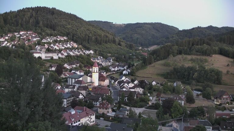 Dieses Bild zeigt eine Webcam-Aufnahme von Ottenhöfen, aufgenommen am Dienstag, den 28.07.2026 um 21:30 Uhr