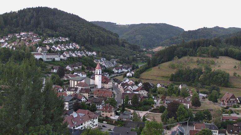 Dieses Bild zeigt eine Webcam-Aufnahme von Ottenhöfen, aufgenommen am Dienstag, den 04.08.2026 um 06:30 Uhr