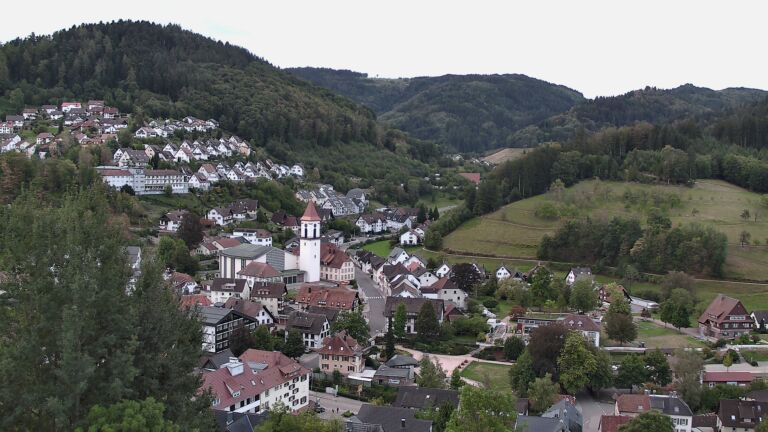 Dieses Bild zeigt eine Webcam-Aufnahme von Ottenhöfen, aufgenommen am Samstag, den 12.09.2026 um 07:30 Uhr
