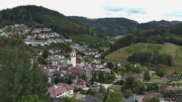 Dieses Bild zeigt eine Webcam-Aufnahme von Ottenhöfen, aufgenommen am Sonntag, den 13.09.2026 um 15:40 Uhr