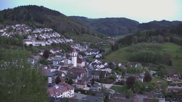 Dieses Bild zeigt eine Webcam-Aufnahme von Ottenhöfen, aufgenommen am Montag, den 27.04.2026 um 20:50 Uhr