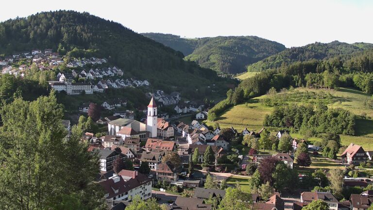 Dieses Bild zeigt eine Webcam-Aufnahme von Ottenhöfen, aufgenommen am Freitag, den 22.05.2026 um 07:40 Uhr