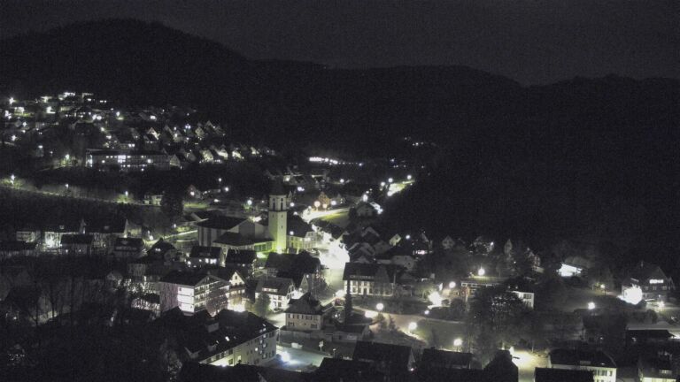 Dieses Bild zeigt eine Webcam-Aufnahme von Ottenhöfen, aufgenommen am Samstag, den 18.04.2026 um 21:30 Uhr