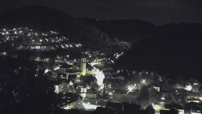 Dieses Bild zeigt eine Webcam-Aufnahme von Ottenhöfen, aufgenommen am Samstag, den 10.10.2026 um 20:00 Uhr
