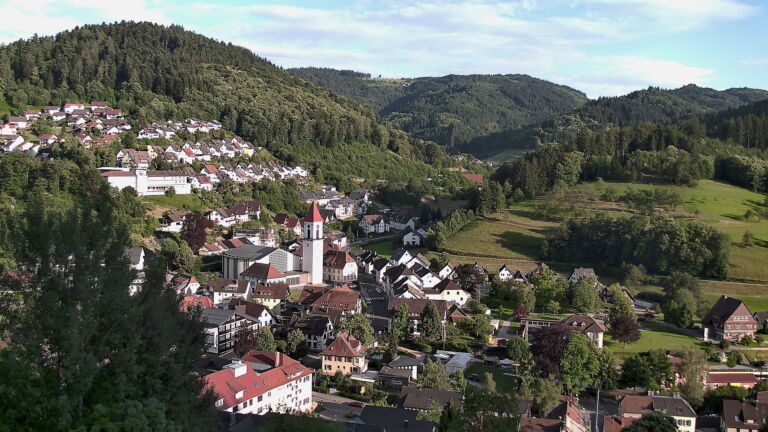 Dieses Bild zeigt eine Webcam-Aufnahme von Ottenhöfen, aufgenommen am Mittwoch, den 17.06.2026 um 19:40 Uhr