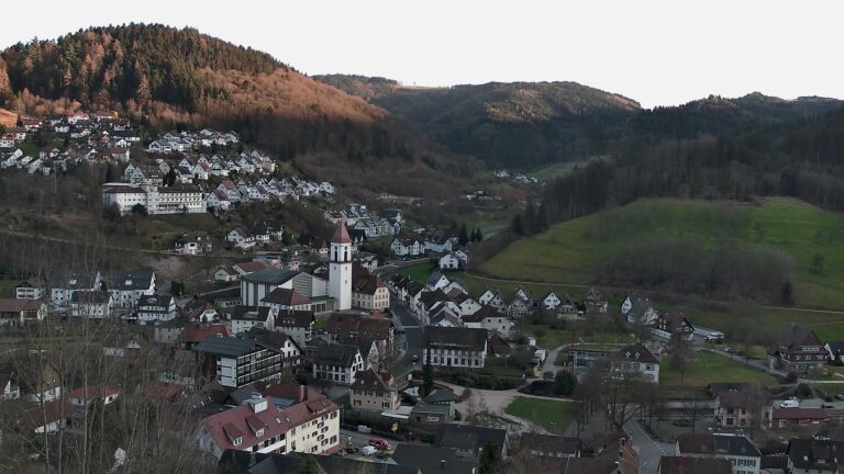 Dieses Bild zeigt eine Webcam-Aufnahme von Ottenhöfen, aufgenommen am Montag, den 02.03.2026 um 17:30 Uhr