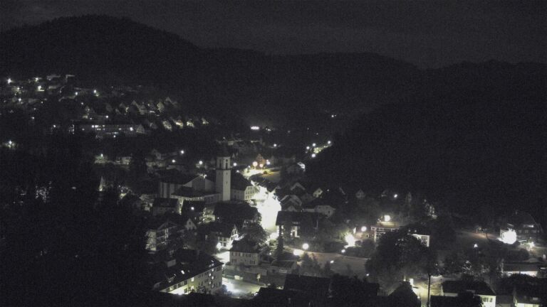Dieses Bild zeigt eine Webcam-Aufnahme von Ottenhöfen, aufgenommen am Samstag, den 01.08.2026 um 01:00 Uhr