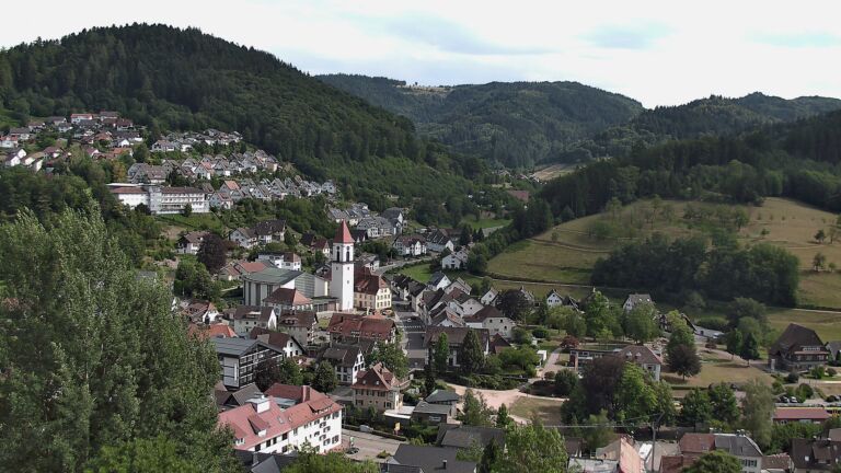 Dieses Bild zeigt eine Webcam-Aufnahme von Ottenhöfen, aufgenommen am Dienstag, den 14.07.2026 um 16:40 Uhr