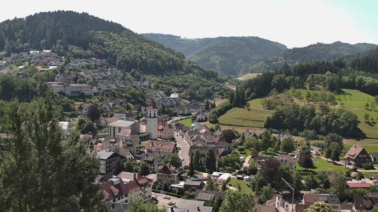 Dieses Bild zeigt eine Webcam-Aufnahme von Ottenhöfen, aufgenommen am Freitag, den 19.06.2026 um 11:40 Uhr