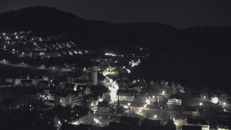Dieses Bild zeigt eine Webcam-Aufnahme von Ottenhöfen, aufgenommen am Samstag, den 04.04.2026 um 01:00 Uhr