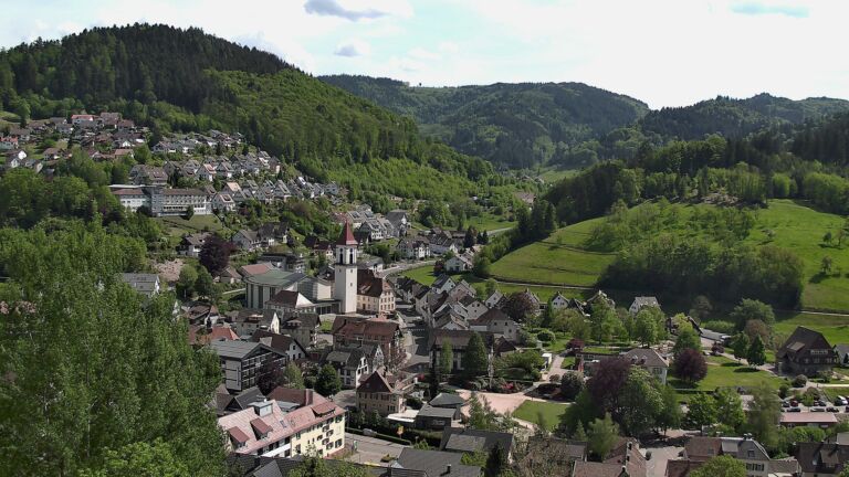 Dieses Bild zeigt eine Webcam-Aufnahme von Ottenhöfen, aufgenommen am Samstag, den 02.05.2026 um 15:20 Uhr