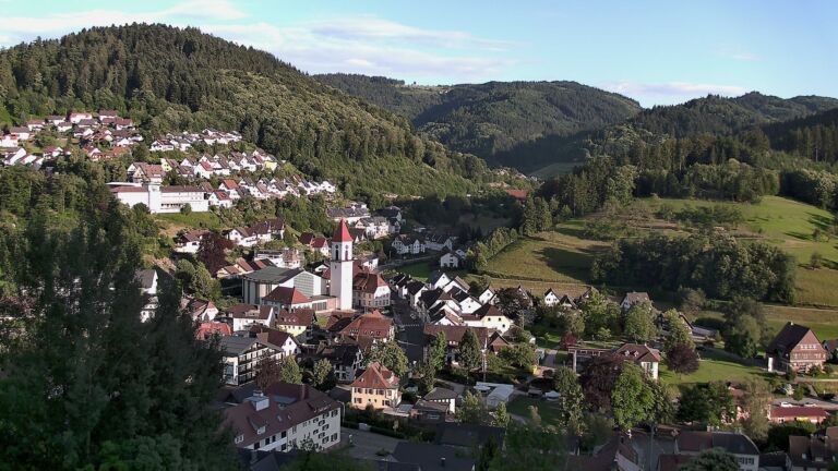 Dieses Bild zeigt eine Webcam-Aufnahme von Ottenhöfen, aufgenommen am Mittwoch, den 17.06.2026 um 20:00 Uhr