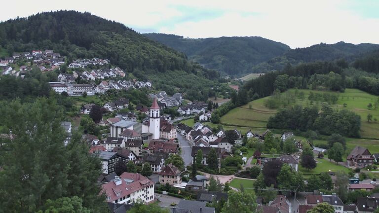 Dieses Bild zeigt eine Webcam-Aufnahme von Ottenhöfen, aufgenommen am Freitag, den 12.06.2026 um 21:00 Uhr