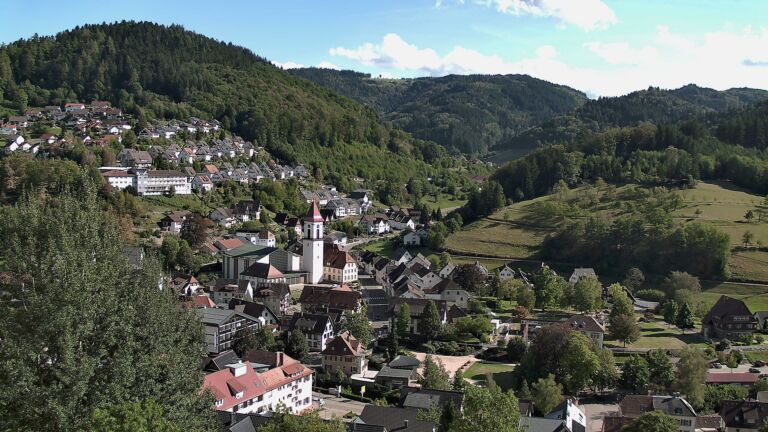 Dieses Bild zeigt eine Webcam-Aufnahme von Ottenhöfen, aufgenommen am Samstag, den 05.09.2026 um 16:30 Uhr