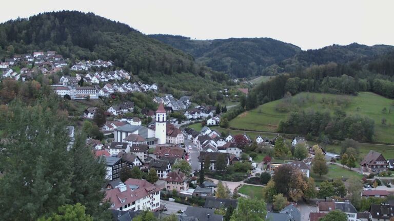 Dieses Bild zeigt eine Webcam-Aufnahme von Ottenhöfen, aufgenommen am Freitag, den 23.10.2026 um 08:00 Uhr