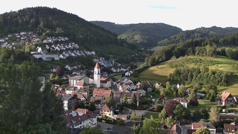 Dieses Bild zeigt eine Webcam-Aufnahme von Ottenhöfen, aufgenommen am Sonntag, den 07.06.2026 um 06:40 Uhr