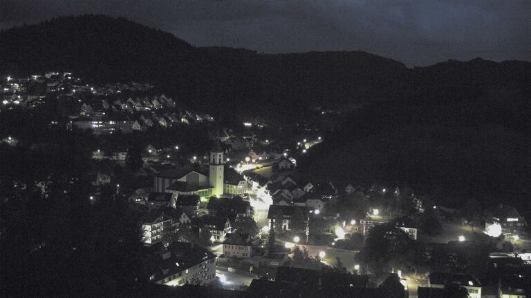 Dieses Bild zeigt eine Webcam-Aufnahme von Ottenhöfen, aufgenommen am Montag, den 08.06.2026 um 22:30 Uhr