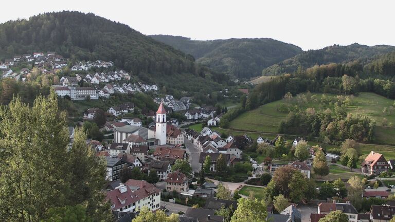 Dieses Bild zeigt eine Webcam-Aufnahme von Ottenhöfen, aufgenommen am Sonntag, den 20.09.2026 um 08:20 Uhr