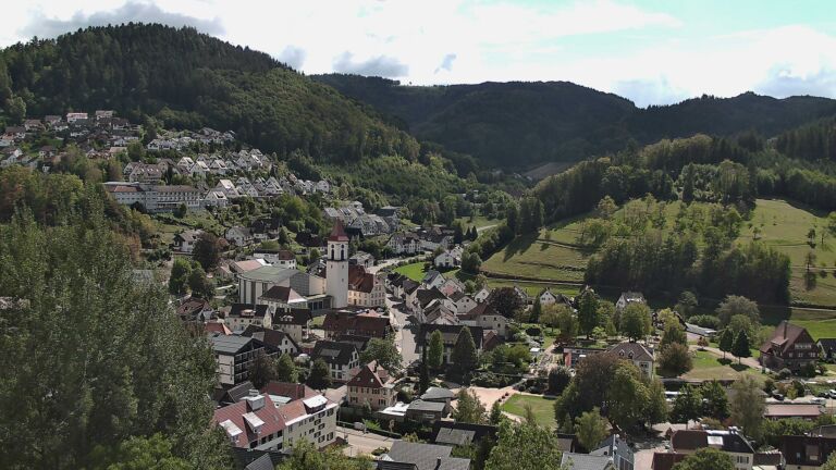 Dieses Bild zeigt eine Webcam-Aufnahme von Ottenhöfen, aufgenommen am Montag, den 14.09.2026 um 13:40 Uhr