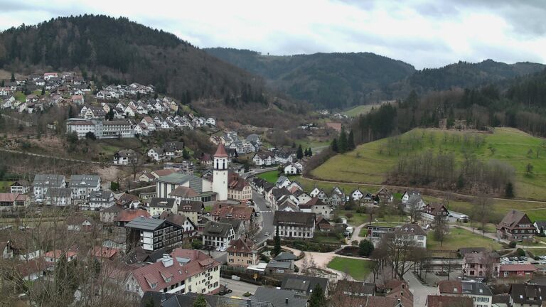 Dieses Bild zeigt eine Webcam-Aufnahme von Ottenhöfen, aufgenommen am Samstag, den 28.02.2026 um 13:20 Uhr