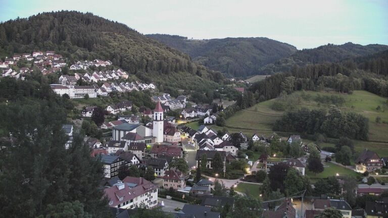 Dieses Bild zeigt eine Webcam-Aufnahme von Ottenhöfen, aufgenommen am Sonntag, den 14.06.2026 um 22:00 Uhr