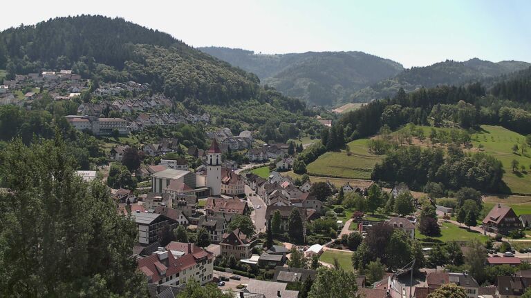 Dieses Bild zeigt eine Webcam-Aufnahme von Ottenhöfen, aufgenommen am Montag, den 22.06.2026 um 12:10 Uhr