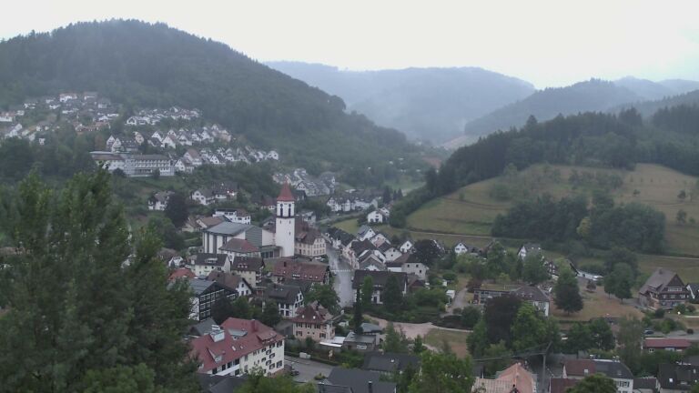 Dieses Bild zeigt eine Webcam-Aufnahme von Ottenhöfen, aufgenommen am Sonntag, den 19.07.2026 um 06:00 Uhr