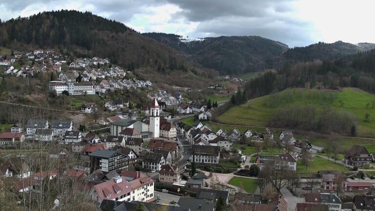 Dieses Bild zeigt eine Webcam-Aufnahme von Ottenhöfen, aufgenommen am Dienstag, den 31.03.2026 um 16:30 Uhr