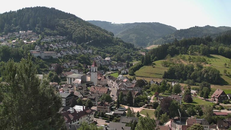 Dieses Bild zeigt eine Webcam-Aufnahme von Ottenhöfen, aufgenommen am Samstag, den 27.06.2026 um 10:50 Uhr