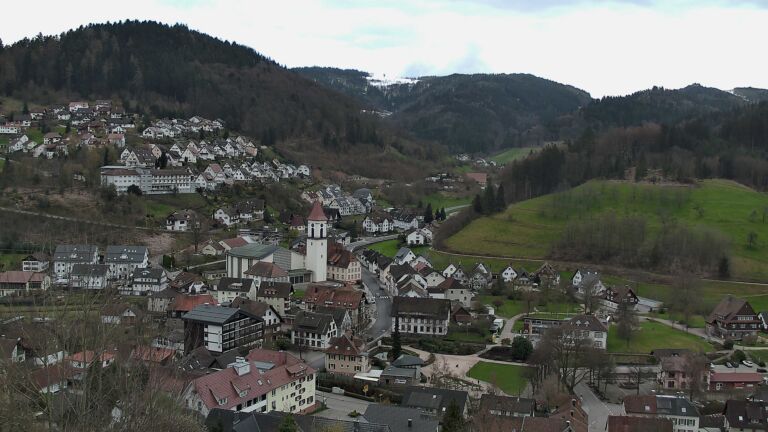 Dieses Bild zeigt eine Webcam-Aufnahme von Ottenhöfen, aufgenommen am Sonntag, den 29.03.2026 um 17:00 Uhr