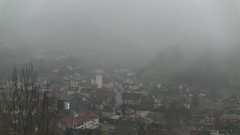 Dieses Bild zeigt eine Webcam-Aufnahme von Ottenhöfen, aufgenommen am Samstag, den 28.03.2026 um 18:20 Uhr