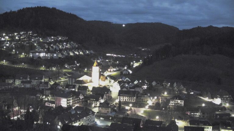 Dieses Bild zeigt eine Webcam-Aufnahme von Ottenhöfen, aufgenommen am Sonntag, den 05.04.2026 um 20:40 Uhr