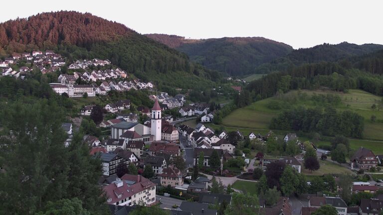 Dieses Bild zeigt eine Webcam-Aufnahme von Ottenhöfen, aufgenommen am Freitag, den 22.05.2026 um 21:00 Uhr