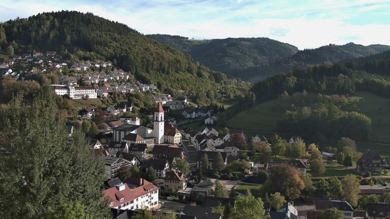 Dieses Bild zeigt eine Webcam-Aufnahme von Ottenhöfen, aufgenommen am Freitag, den 16.10.2026 um 16:50 Uhr