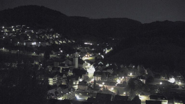 Dieses Bild zeigt eine Webcam-Aufnahme von Ottenhöfen, aufgenommen am Sonntag, den 26.04.2026 um 23:30 Uhr