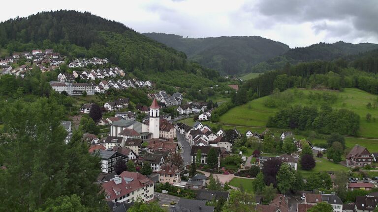 Dieses Bild zeigt eine Webcam-Aufnahme von Ottenhöfen, aufgenommen am Donnerstag, den 14.05.2026 um 15:00 Uhr